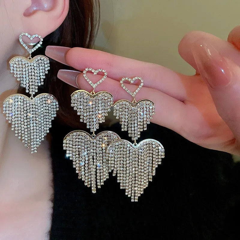 Aretes Largos Corazones Plateado